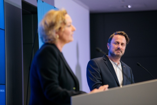 Prime minister Xavier Bettel and health minister Paulette Lenert at a press conference on 20 May. Stock in the government has fallen dramatically since the start of the pandemic. Matic Zorman (archives)