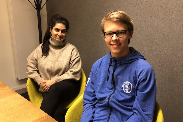 Negin Baradari and Henri Ahola, both laureates of the Jonk Fuerscher” (young scientists) competition in 2007 and 2019, respectively Delano