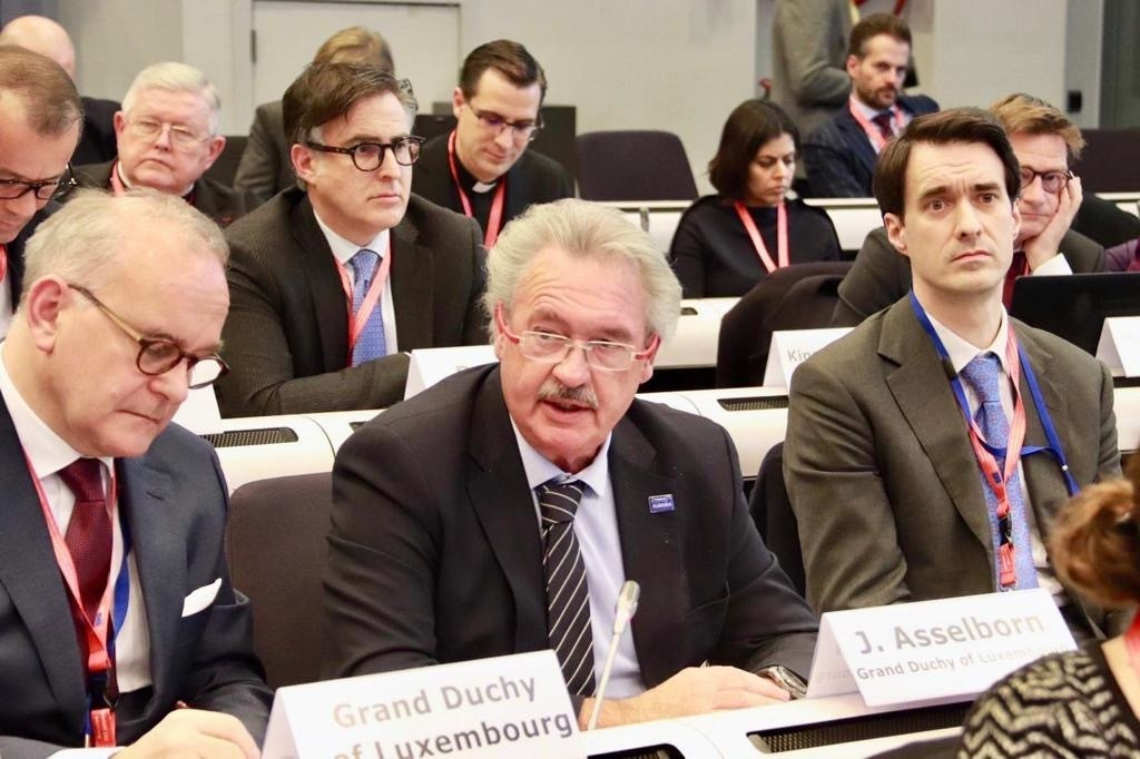 Foreign affairs minister Jean Asselborn flanked by Patrick Engelberg, Luxembourg’s permanent representative to the political and security committee (l.) and deputy director, director for European affairs and international economic relations, Frédéric Schwandt (r.) MAEE