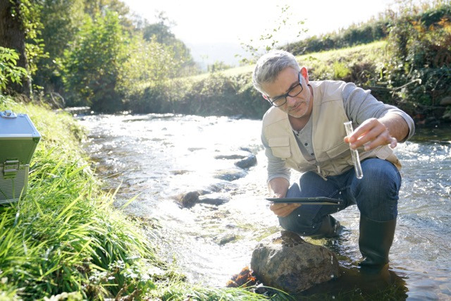 The Water Blitz project aims to obtain a high-resolution overview of the water quality in rivers, lakes and streams throughout Luxembourg Shutterstock