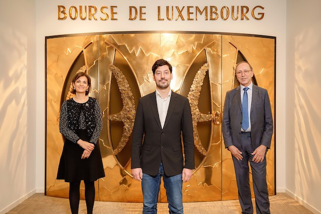 Christian Gillot, founder & CEO of Tetrao (c.), is flanked by LuxSE's Julie Becker and Robert Scharfe Luxembourg Stock Exchange