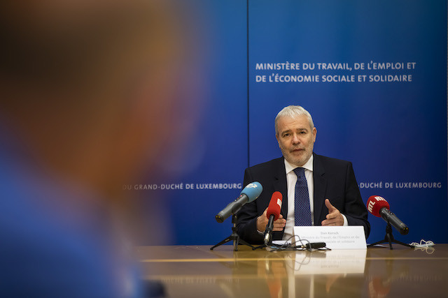 Labour minister Dan Kersch at a press conference in July 2020 (Photo: Patricia Pitsch / Maison Moderne)
