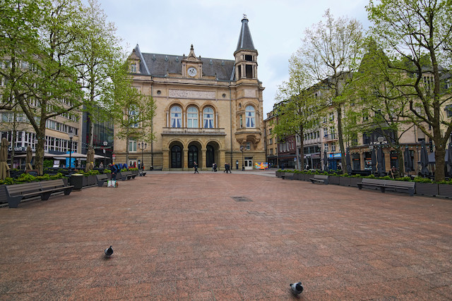 Place d'Armes in 2018. In 1881, furious customers of the Banque Nationale took to the city square to burn its bank notes in protest Shutterstock
