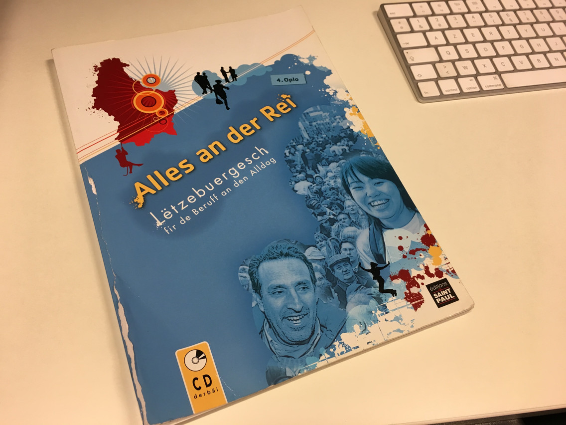 Ministers presented a new draft law on promoting the use of Luxembourgish. Pictured: A Luxembourgish textbook. Martine Huberty