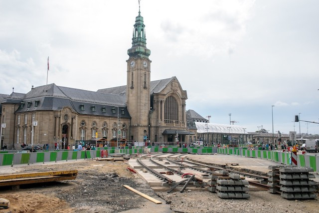 Photo shows tram tracks being laid in front of the central train station Matic Zorman/Maison Moderne