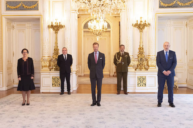 Grand Duke Henri with newly-sworn in members of palace management, Yuriko Backes, Gilio Fonck and Marc Baltes Cour grand-ducale