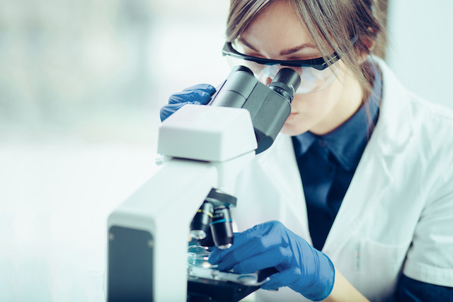 The FNR will shortly launch a fast-track funding scheme for short-term research projects or the first phase of long-term projects on covid-19 Shutterstock