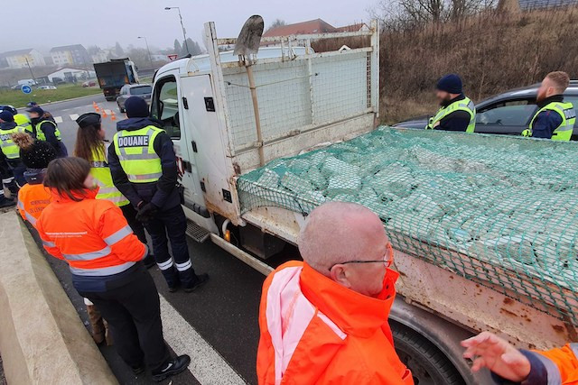 Spot checks as carried out by Luxembourg and French authorities on the two countries' border on 24 January AEV
