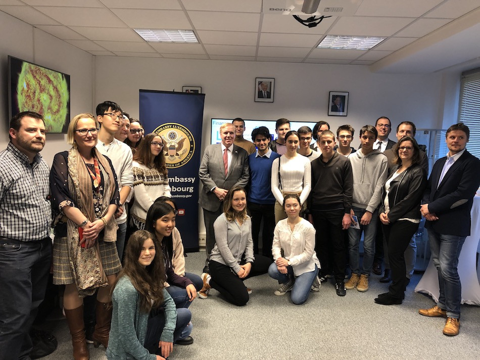 US ambassador Randy Evans poses with students from the Scienteens Lab programme and staff from the University of Luxembourg at the embassy’s new space annex.  Delano