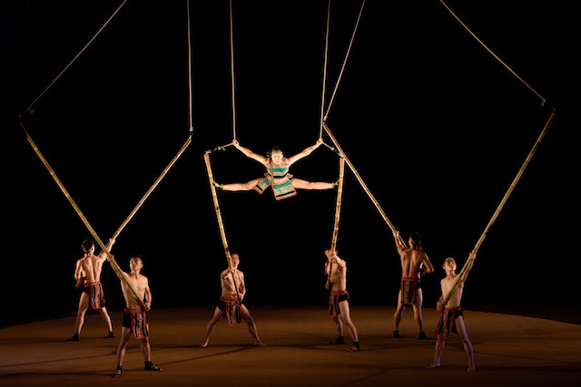 The New Circus of Vietnam celebrates the end of the year at the Grand Théâtre Kirk Edwards