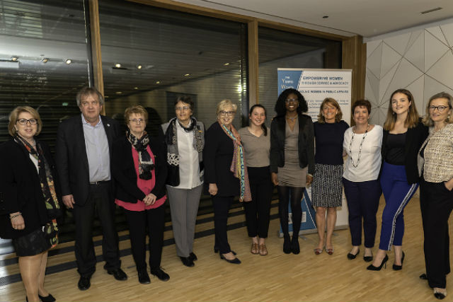 Luxembourg Zonta club committee members with the 4 laureates pictured at the prizegiving on 26 April Carmen Leardini