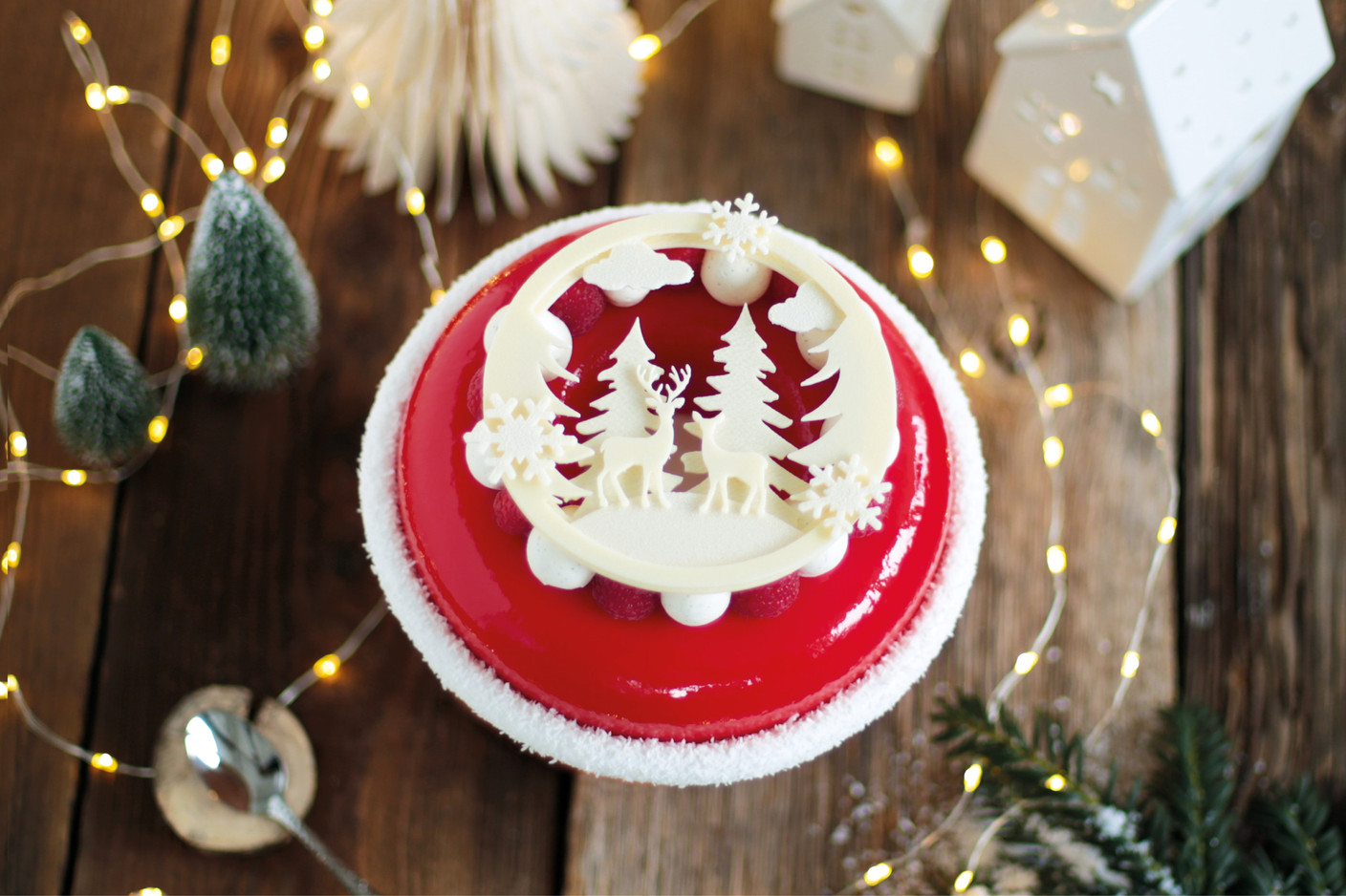 The Christmas Crown log (with red fruits and Christmas spices), limited edition. © Maison Oberweis
