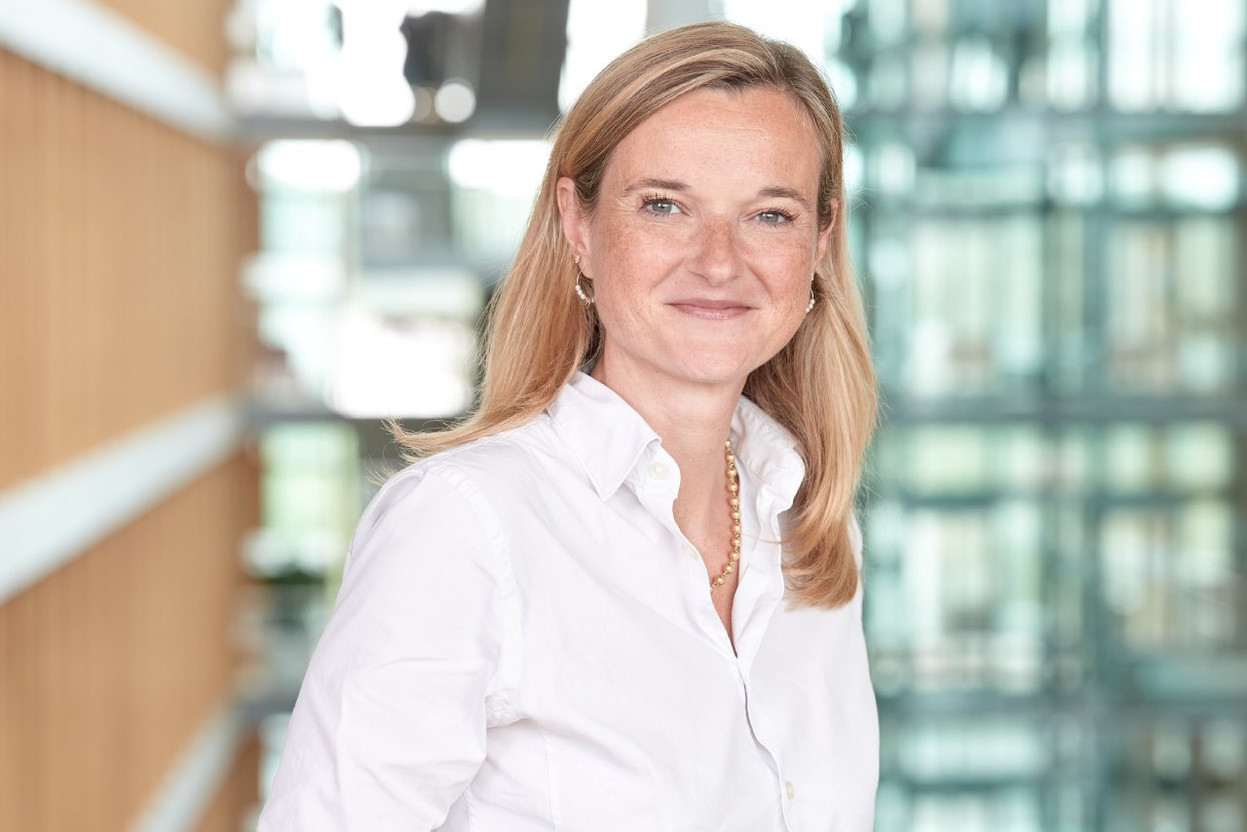 "Team leaders are an essential relay for what is decided in the organisation: strategy, developments, changes. They therefore need to be well informed themselves,” describes PwC's head of HR, Delphine Berlemont. (Photo: PwC Luxembourg)