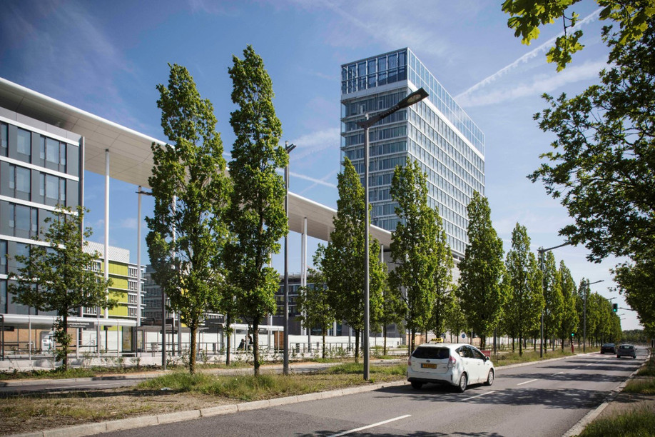 The European Parliament’s Konrad Adenauer 2 (KAD2) building in Kirchberg represented “a significant percentage” of record-breaking office demand in the first half of 2021, according to the real estate firm CBRE Photo: Fonds Kirchberg