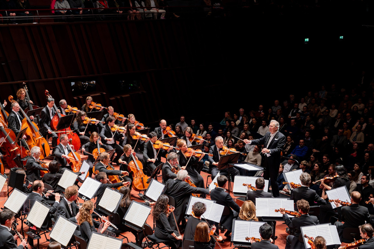 L’Orchestre Philharmonique du Luxembourg sous la direction de Sir John Eliot Gardiner © Inês Rebelo de Andrade