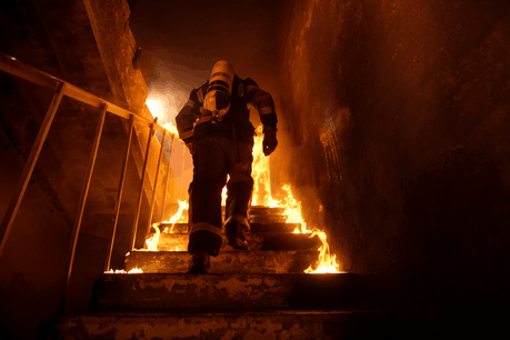 En cas d’incendie, un désenfumage efficace permet d’évacuer automatiquement et de manière fiable la chaleur, la fumée et les gaz toxiques. (Photo: DH Expert)