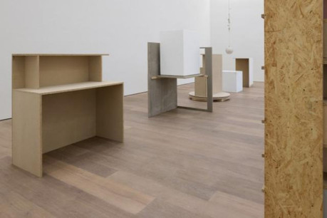 Vue de l’exposition Heimo Zobernig, Galerie Bärbel Grässlin, Frankfurt/Main, 2013. (Photo: Archiv HZ)