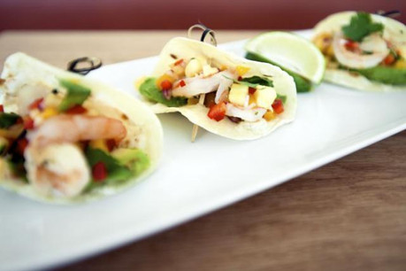 Tacos aux scampis et sauce ananas et mangue. (Photo: D.R.)