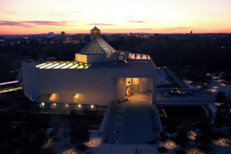La nuit, les musées ne sont pas gris (Photo: Dominique Houcmant)