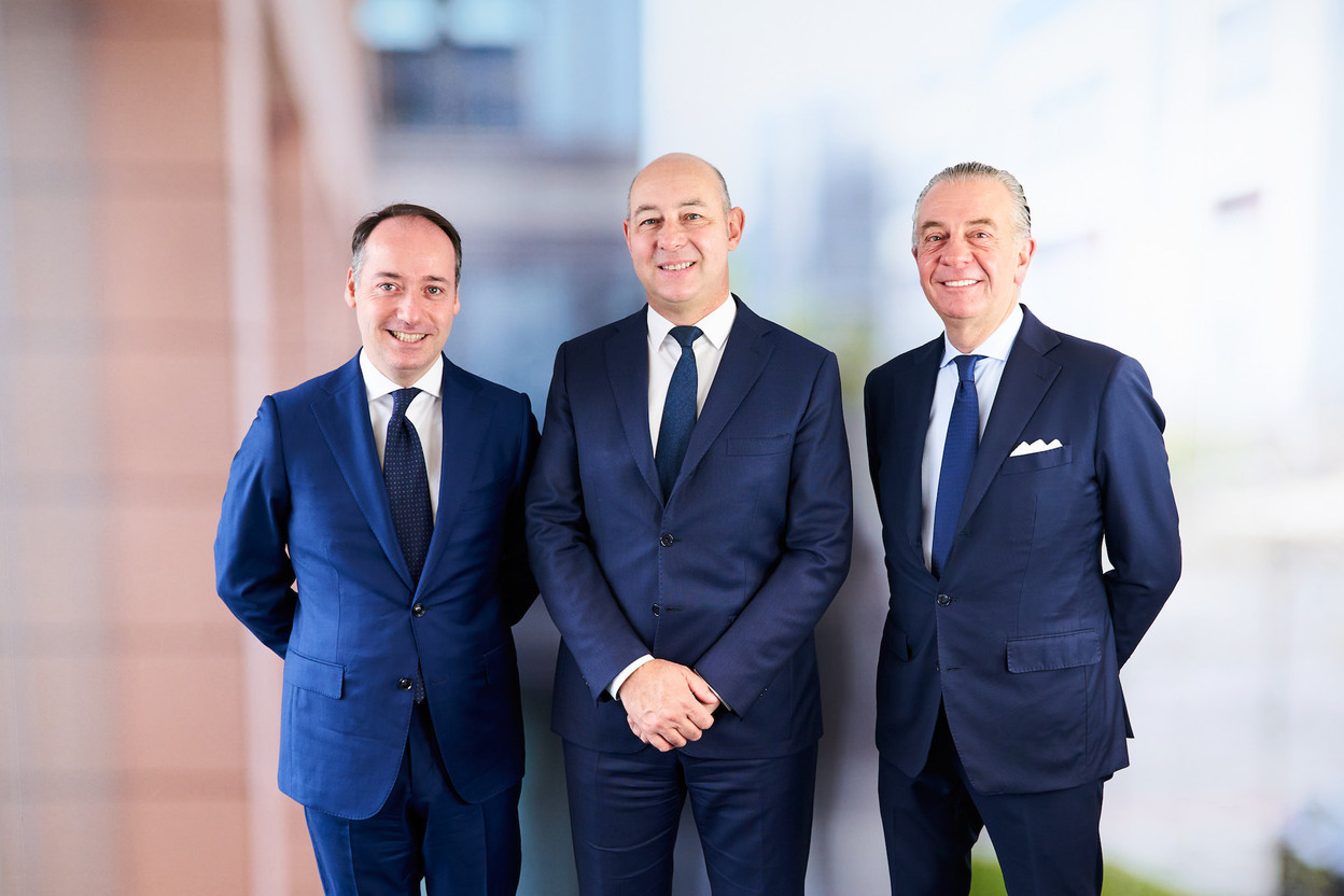 Enrique Sacau, CEO of Kneip; Philippe Seyll, head of investment fund services at Deutsche Börse Group, and Bob Kneip, founder and vice chairman of Kneip. Photo: Deutsche Börse Group