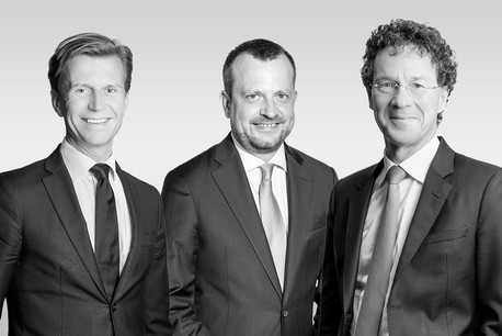 Claude Niedner et Philippe Dupont (à g. et à d.) prennent le relais à la tête du conseil d’administration, et Jean-Marc Ueberecken poursuit sa mission de managing partner. (Photos: Arendt & Medernach, montage: Paperjam.lu)