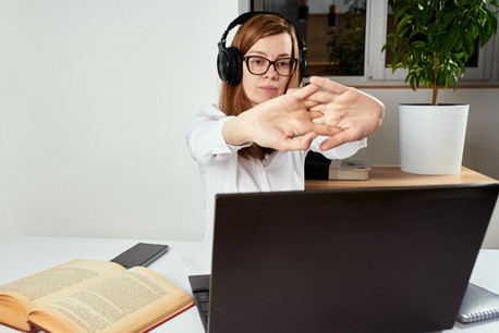 Retour progressif au bureau avec télétravail tant que les accords transfrontaliers le permettent: les entreprises ne changent pour l’instant pas de stratégie. (Photo: Shutterstock)