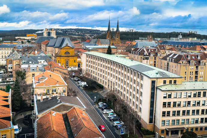 L’Université de Lorraine profite du rôle géographique de la ville de Metz pour lancer un diplôme de droit fiscal basé sur les flux transfrontières. (Photo: Shutterstock)