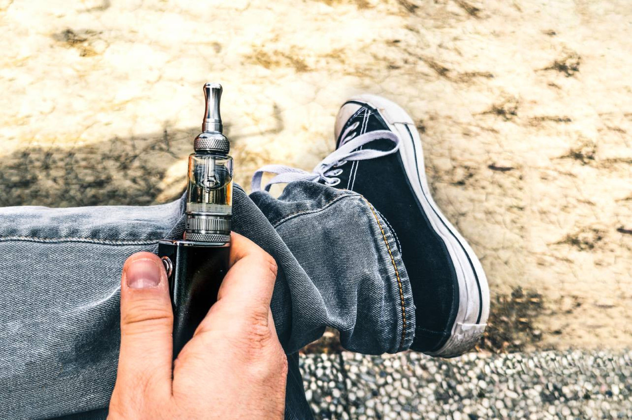 In 2024, 26% of 16-24 year-olds used an e-cigarette, 93% of them in the form of Puffs. Photo: Shutterstock