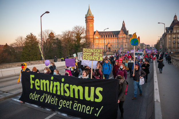 Environ 1.500 personnes ont participé à la manifestation lors de la Journée internationale des droits des femmes, selon les données de la police luxembourgeoise. (Photo: Romain Gamba/Maison Moderne)