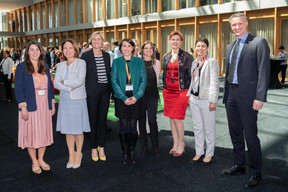 Catia Fernandes (IMS Luxembourg), Madame Cahen Ministre de la famille et de l’Intégration), Sidonie Braud (PwC), Nancy Thomas (IMS Luxembourg), Laure Amoyel (IMS Luxembourg), Vinciane Istace (PwC), Rima Adas (PwC) et Jacque Brosius (MIFA). ((Photo: Emmanuel Claude / Focalize))