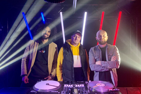 David Pascoal et les DJ Kroogz et Ben Leo trompent l’ennui en montant un nouveau projet créatif et déclinable depuis un studio spécialement créé pour l’occasion… (Photo: Maison Moderne)