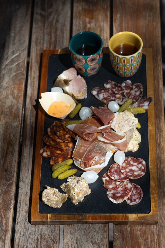 La planche «Sud-Ouest», qui accompagnera avec gourmandise les prochains événements du Café de Paris Hôtel Le Place d’Armes