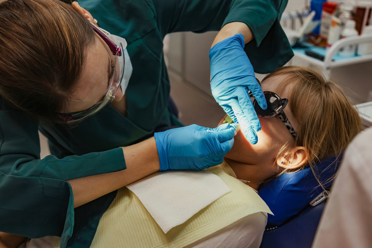 Over the past 12 years, the number of dentists has risen by 84%, according to the IGSS. Yet the data also show that one in three leaves within the first five years after setting up practice -- a major challenge. (Photo: Shutterstock)