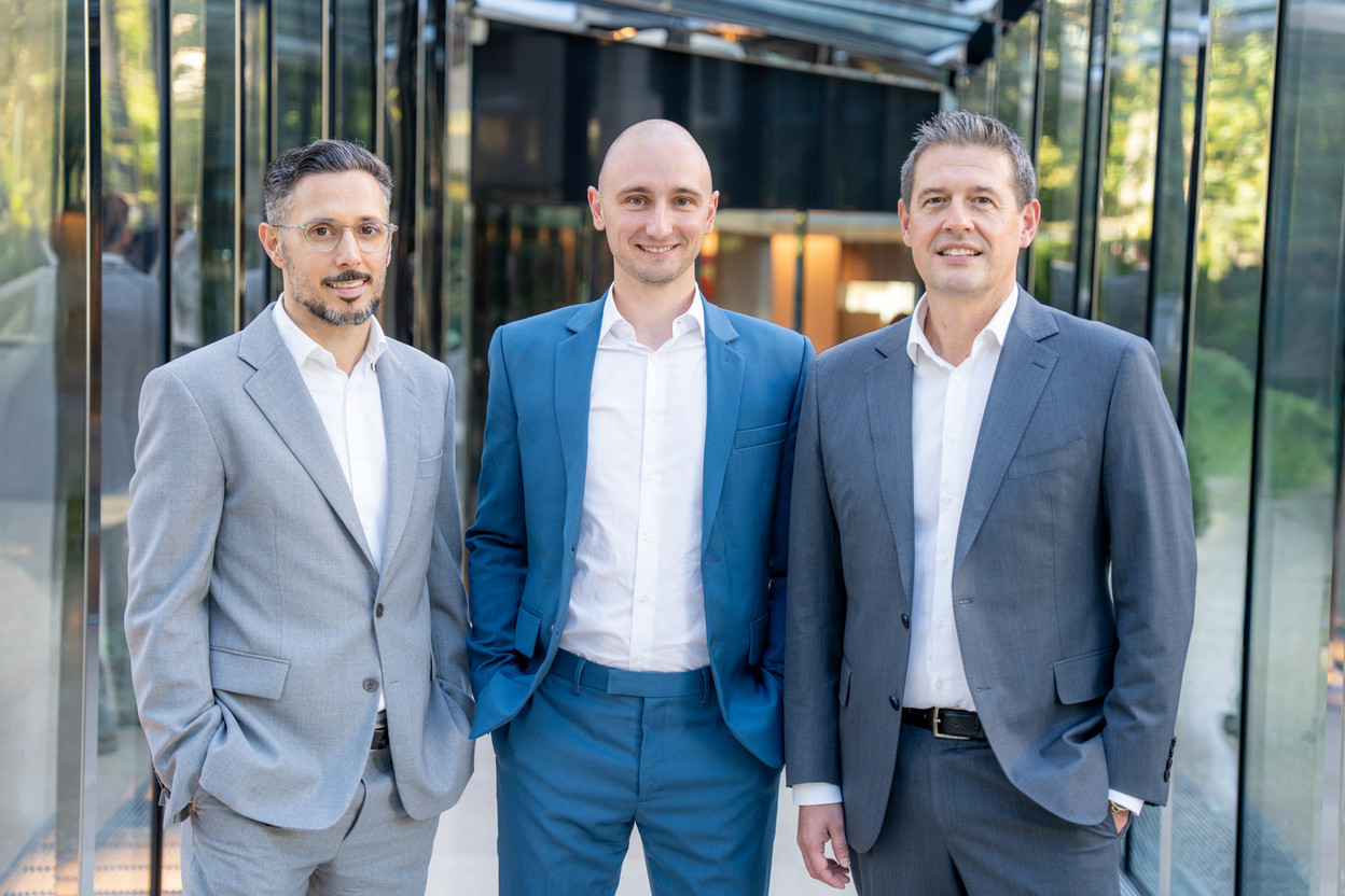 From left to right: Yoann Nigro, Liberal Professions Advisor, Charles Sunnen, Head of Liberal Professions, and Laurent Gitzinger, Liberal Professions Advisor, exemplify the tailored support provided to clients at Banque de Luxembourg. Photo: Alex Carvalho – Multimedia Producer