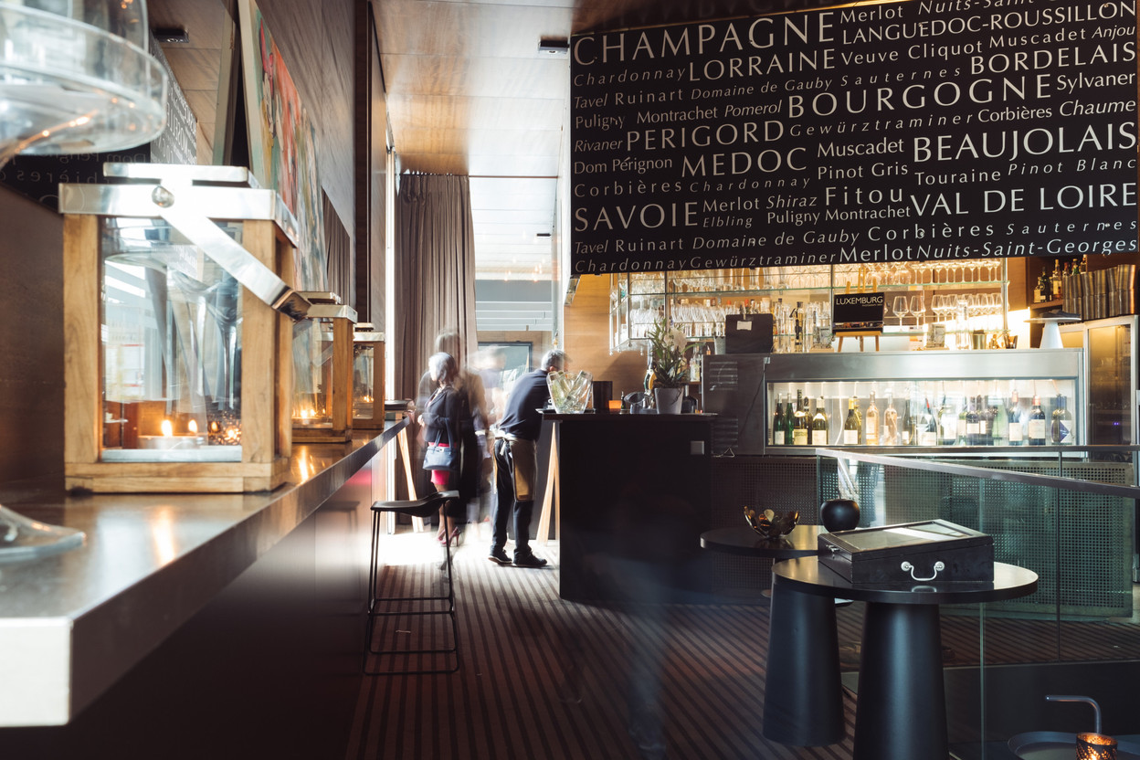 The Brasserie Schuman, situated between the city centre and Limpertsberg, is a must, thanks to its unique atmosphere and charismatic owner. Maison Moderne