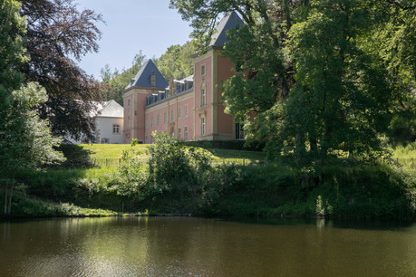 Le magnifique domaine du Pont d’Oye renaît de ses cendres. Voici trois ans, ce joyau du patrimoine local était en grand danger. (Photo: Matic Zorman/Maison Moderne)