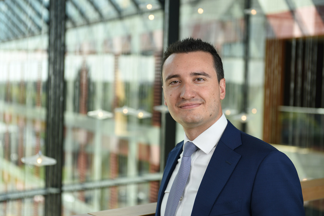 At the age of 35, Dorian Rigaud embodies the young generation that is taking power at EY, in tune with technological advances. Photo: EY