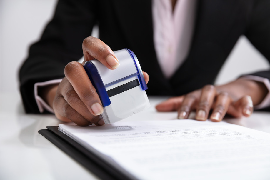 The draft law provides for the digitalisation of notarial acts, in particular for the incorporation of companies. Photo: Shutterstock