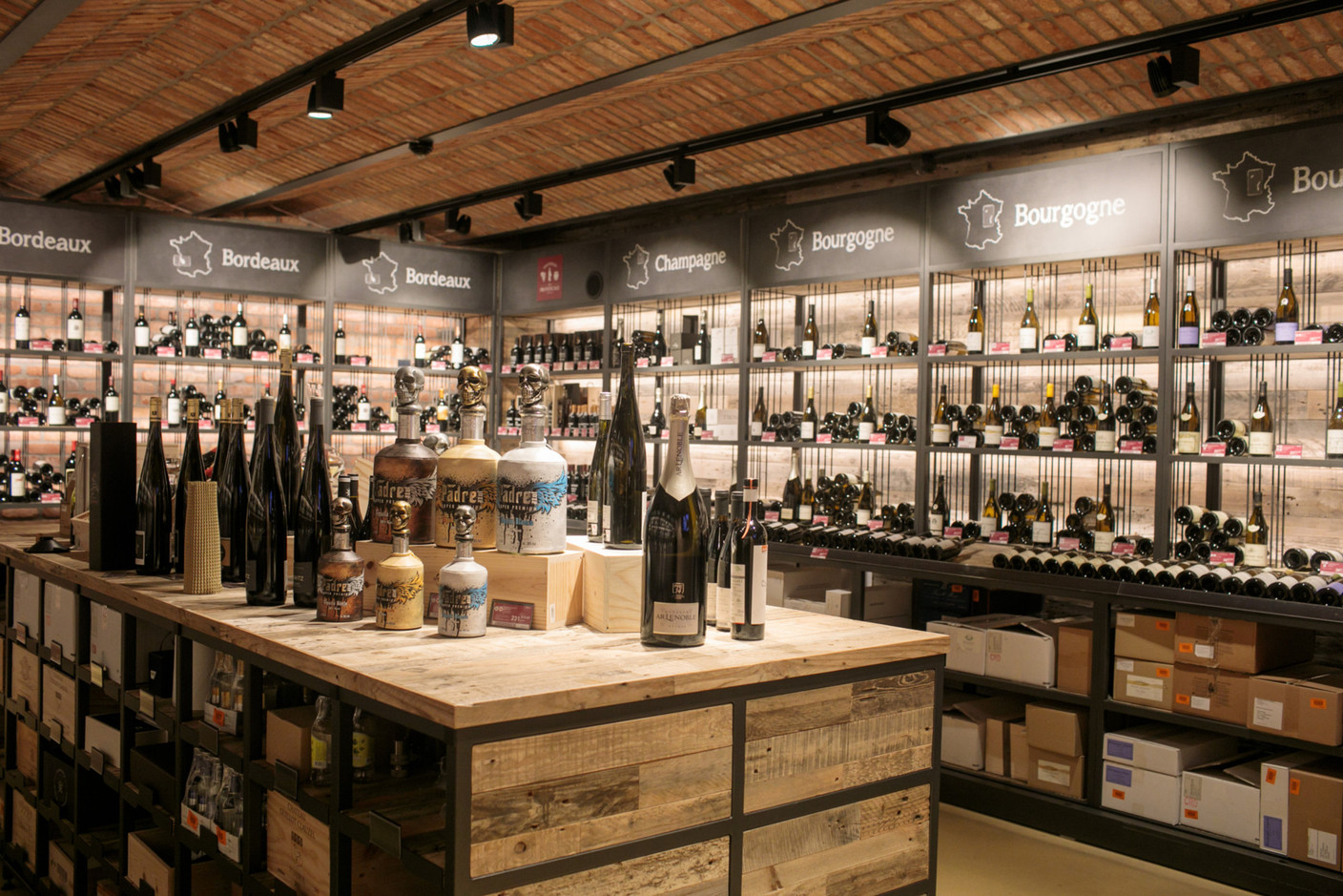 L’enseigne a ouvert sa propre vinothèque en 2018. (Photo: Matic Zorman/Maison Moderne)