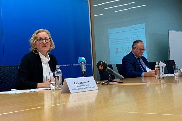 La ministre de la Santé, Paulette Lenert, et le ministre de la Sécurité sociale, Romain Schneider, ont lancé une campagne de communication pour que les 850.000 assurés de la CNS utilisent activement leur dossier de soins partagé. (Photo: Paperjam)