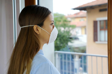 Pour les personnes qui ont été en contact étroit avec une personne infectée et qui sont en quarantaine, le test de dépistage sera effectué le 6e jour après le dernier contact (contre 5 jours jusqu’alors). (Photo: Shutterstock)