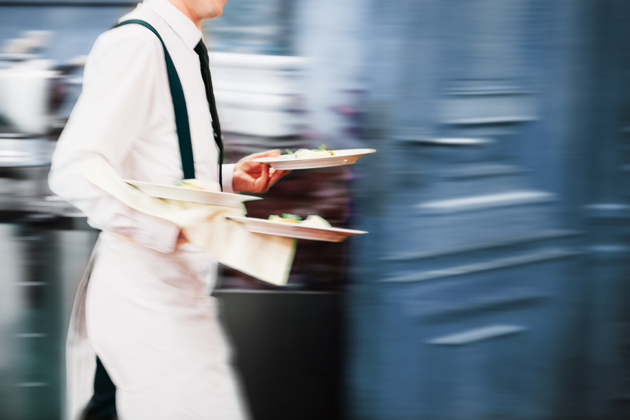 The service industry, with the implementation of stricter CovidCheck measures, is among those heavily impacted by the sanitary crisis. Photo: Shutterstock