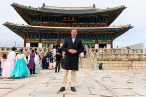 Crown Prince Guillaume in front of Gyeongbokgung Palace on 27 November 2022 SIP/Julien Warnard