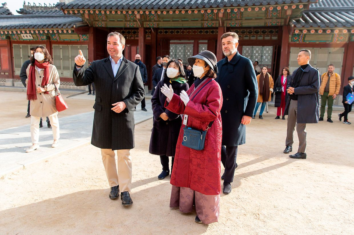 Economy minister Franz Fayot and Crown Prince Guillaume visit Gyeongbokgung Palace on 27 November 2022 SIP/Julien Warnard