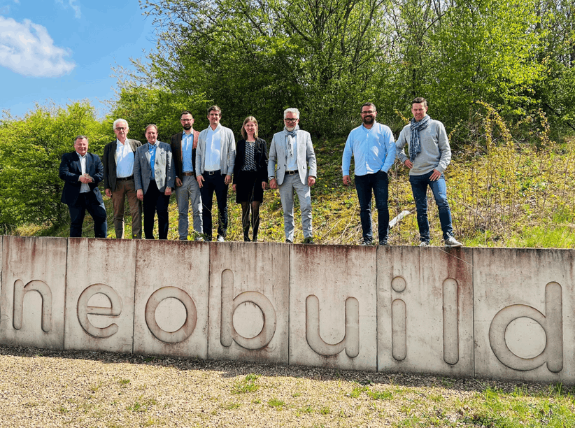 (From left to right) Bruno Renders ; Christian Thiry ; Roland Kuhn ; Christian Tock ; Max Didier ; Laurence Tock ; Raymond Faber ; Gérard Thein ; Françis Schwall, Neobuild SA director Photo: Neobuild