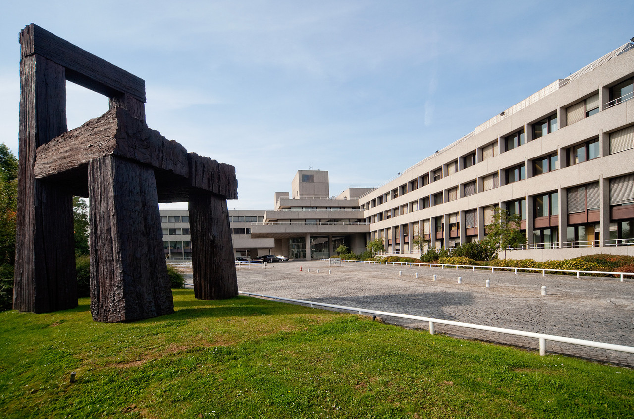 The European Investment Bank’s WKI building, designed by Sir Denys Lasdun, is to be renovated. Photo: EIB