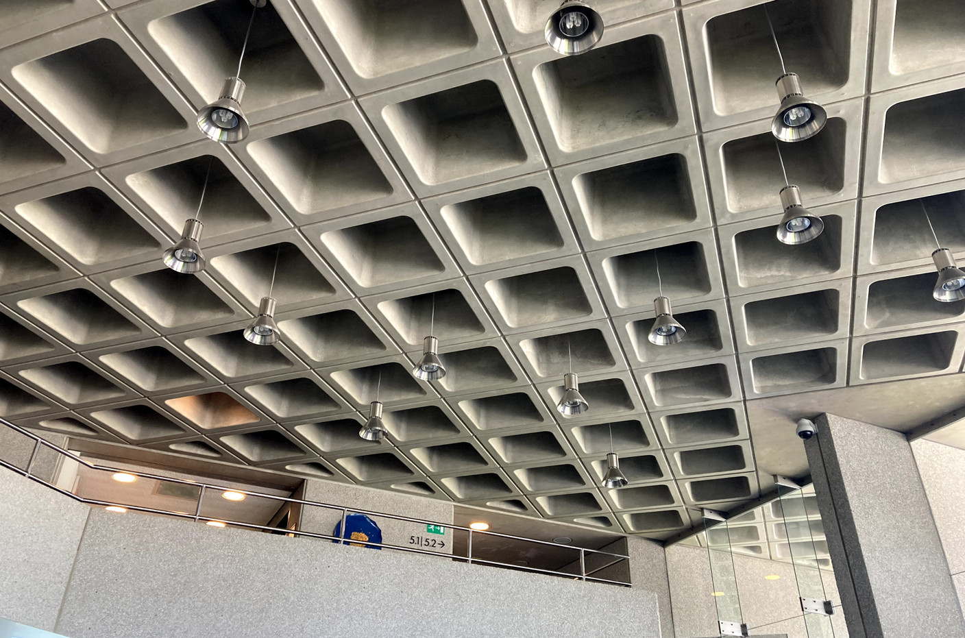 The treatment of the ceilings is one of Sir Denys Lasdun’s signatures. Photo: Paperjam