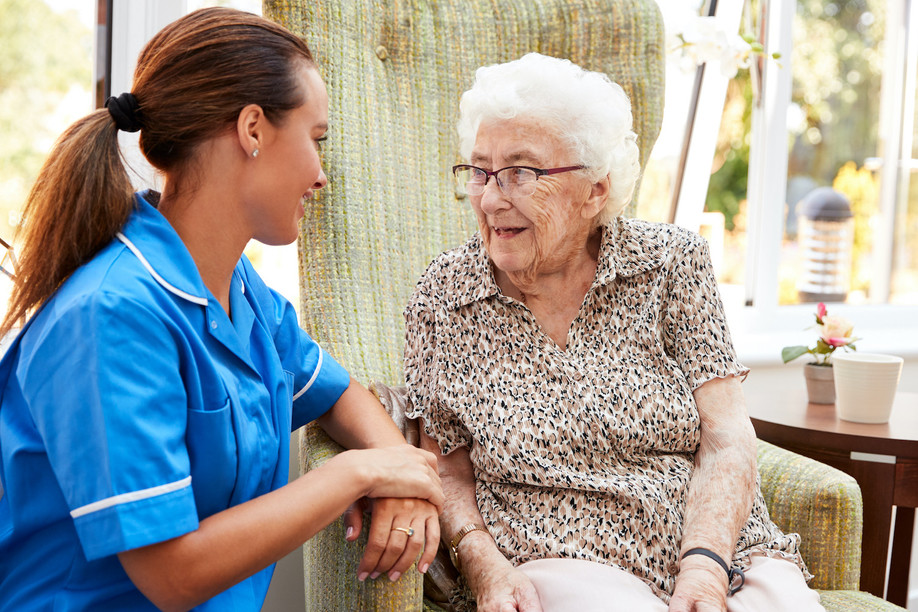 Patients prefer to receive care at home than transferring to a nursing facility  Photo: Shutterstock