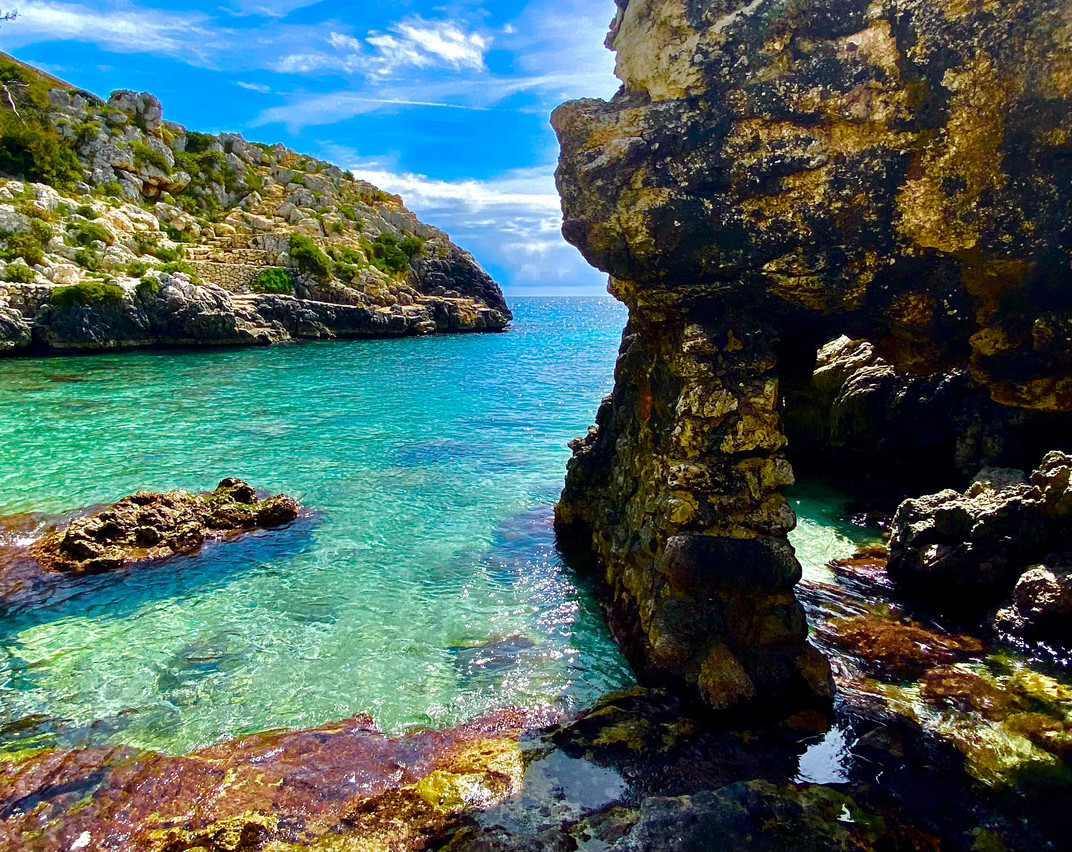 The sublime Cala dell’Acquaviva in an unretouched photo. Photo: Maison Moderne
