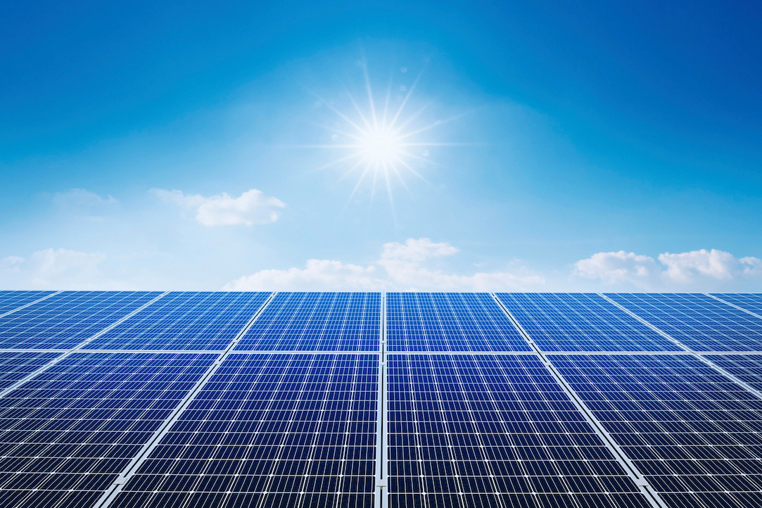 Elia a prévenu que les week-end du printemps allaient risquer de poser un problème de surproduction d’électricité. Qui aura un impact financier sur deux types de clients. (Photo: Shutterstock)